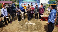 Profesor Udiansyah letakkan batu pertama pembangungan Langgar Norhidayah Desa Alat
