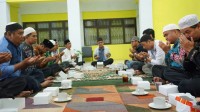 Tingkatkan Rasa Gotong Royong, Kopertis XI lakukan Buka Puasa Bersama